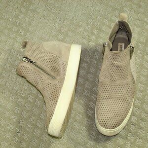 Steve Madden Size 9.5 Perforated Taupe Suede Wedge Lift Sneakers